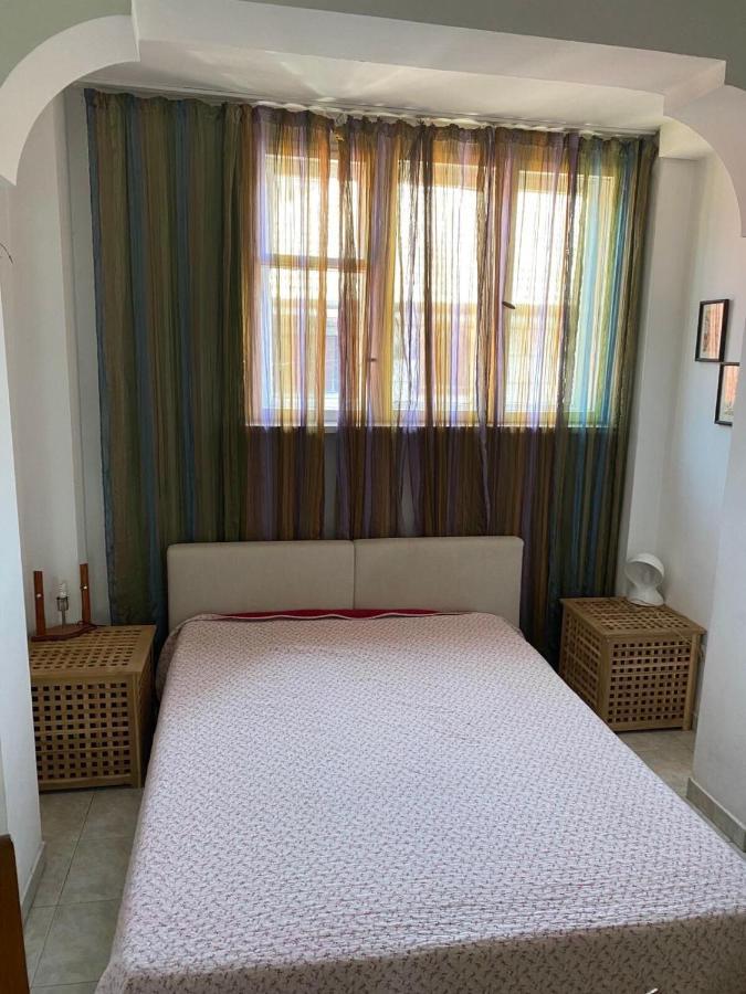 Central Apartment *